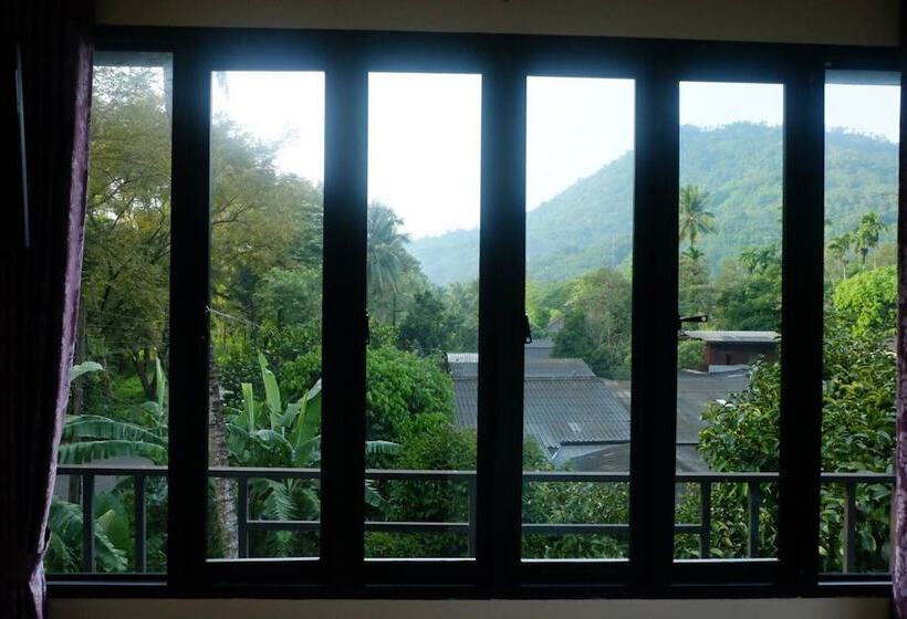 Отель Wang Tey Homestay Khiri Wong