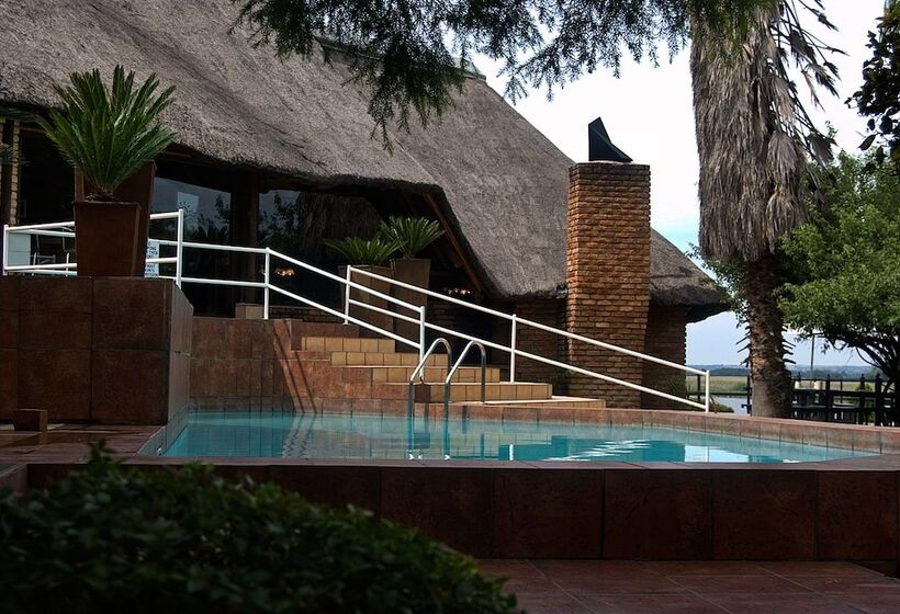 Отель Waterfront Country Lodge