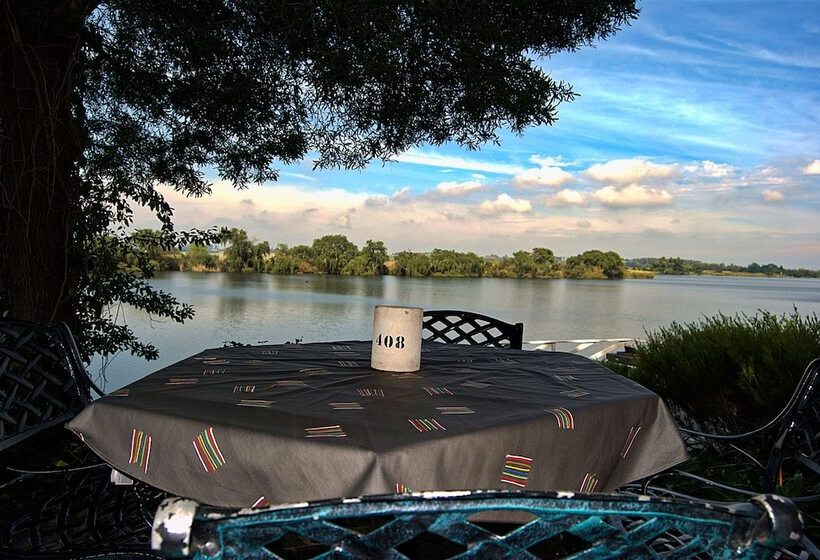 Отель Waterfront Country Lodge