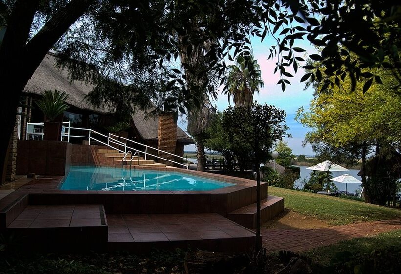 Отель Waterfront Country Lodge