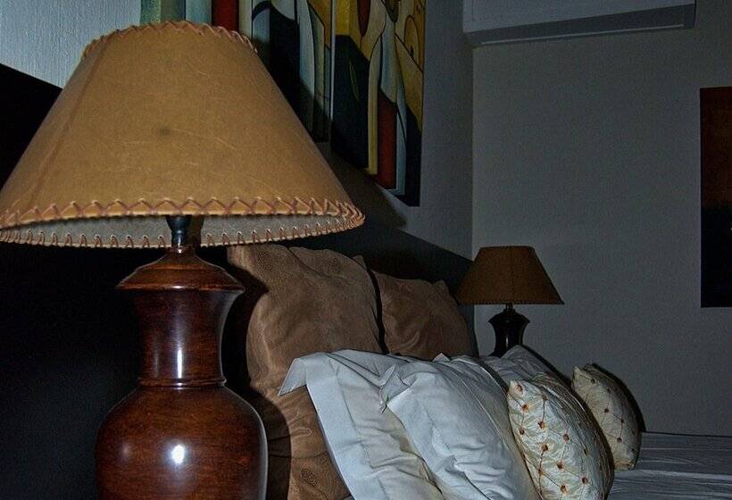 Отель Waterfront Country Lodge