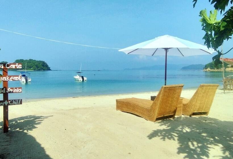 پانسیون Acuario Beach Inn