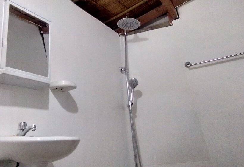 پانسیون Acuario Beach Inn