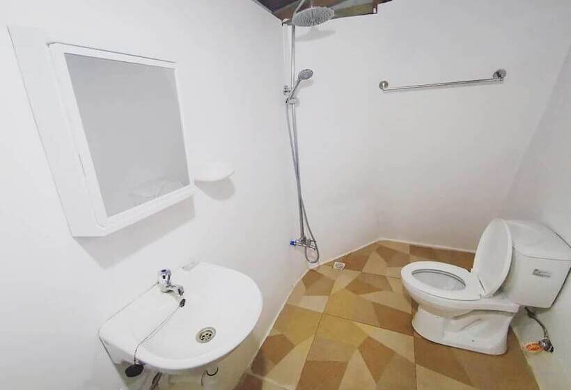 پانسیون Acuario Beach Inn