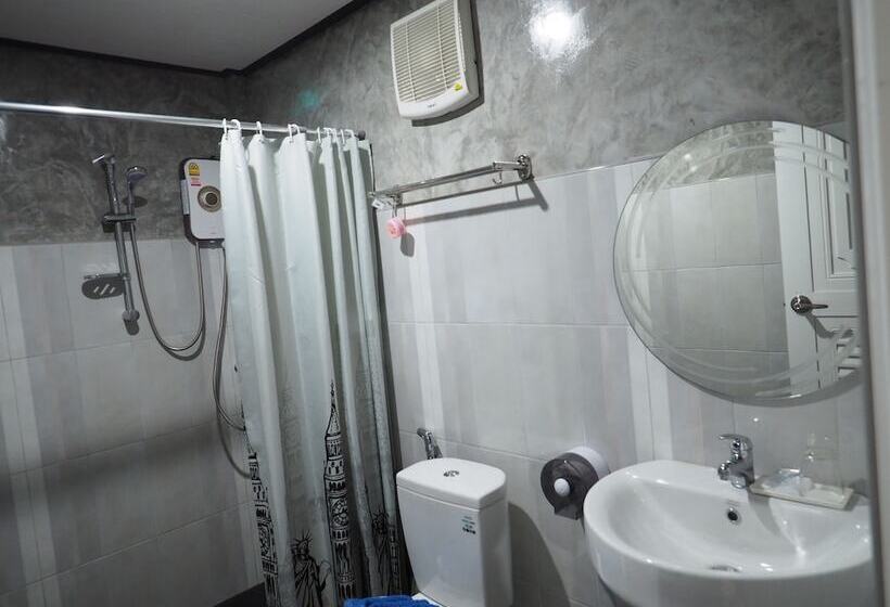 פנסיון Baan Keree Thara Khiri Wong