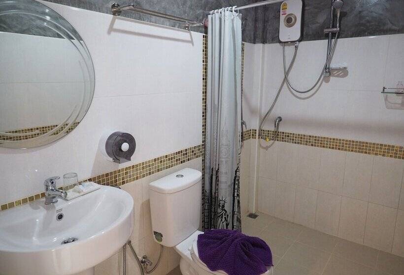 פנסיון Baan Keree Thara Khiri Wong