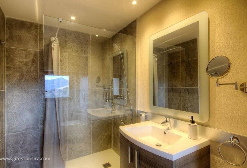 ペンション Castellu D Orezza