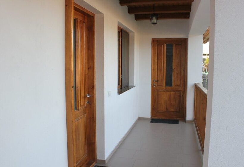 Пансион Cerdacul Cu Stuf