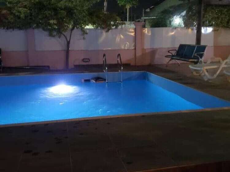 پانسیون Dreamers Lodge