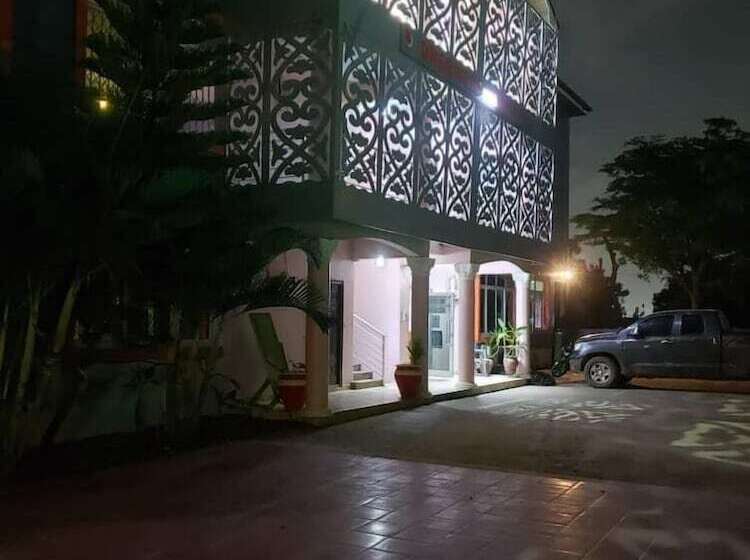 پانسیون Dreamers Lodge