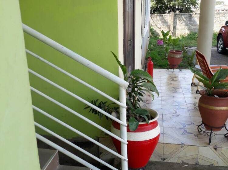 پانسیون Dreamers Lodge