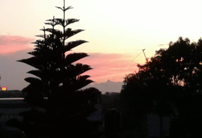 פנסיון Iquest Colombo