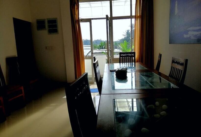 ペンション Omeeco Guest