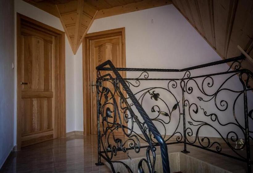 ペンション Podhalanski Dworek Z Jacuzzi