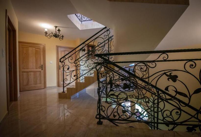 ペンション Podhalanski Dworek Z Jacuzzi