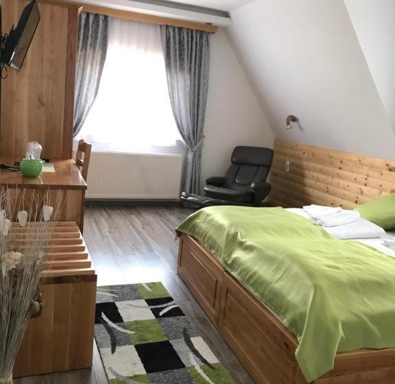 ペンション Rustic Inn River