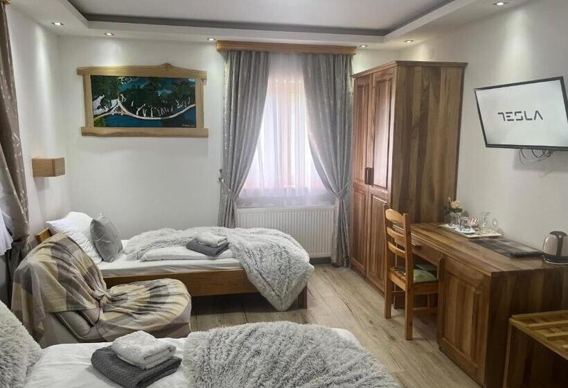 ペンション Rustic Inn River