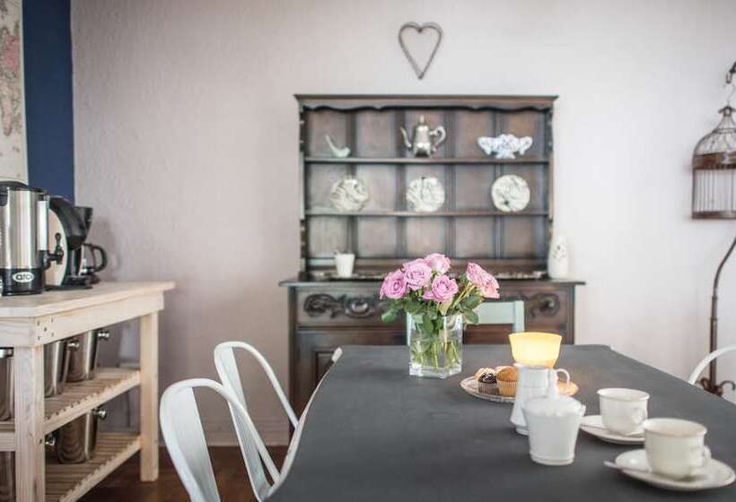 膳宿费 Vintage On Main