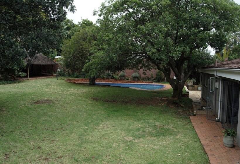 膳宿费 Vintage On Main