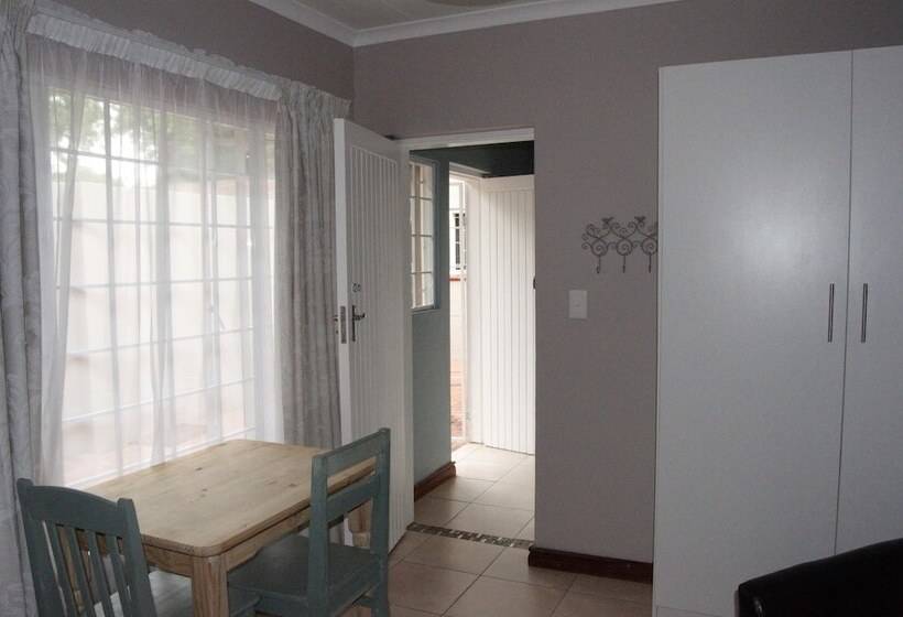 膳宿费 Vintage On Main