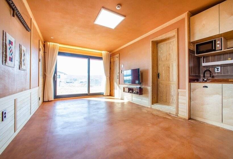 Pretty Queen Pension