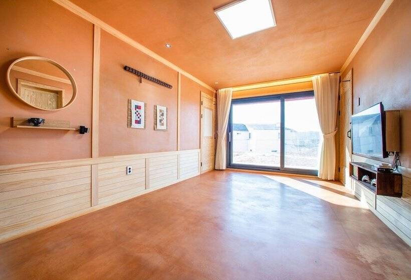 Pretty Queen Pension