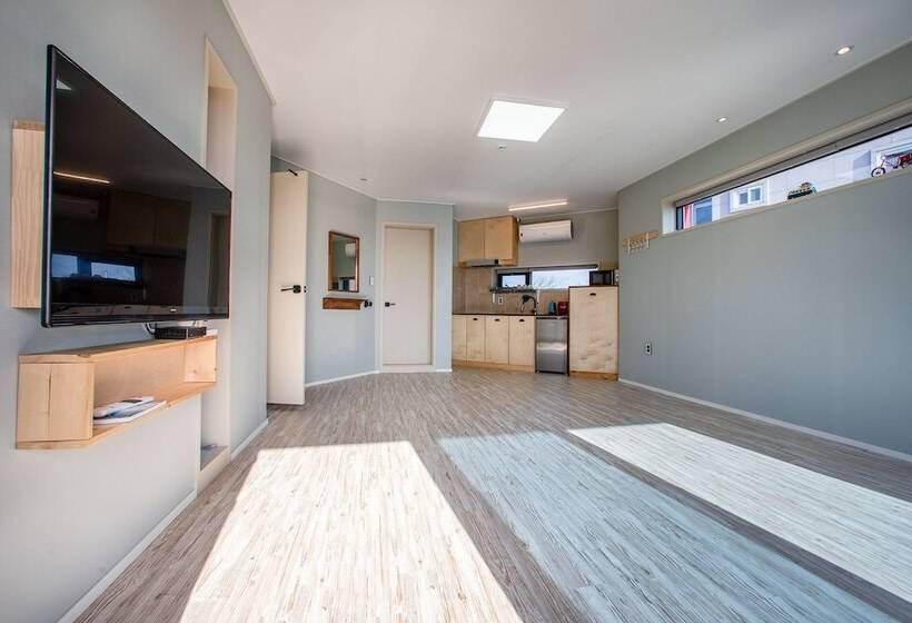 Pretty Queen Pension