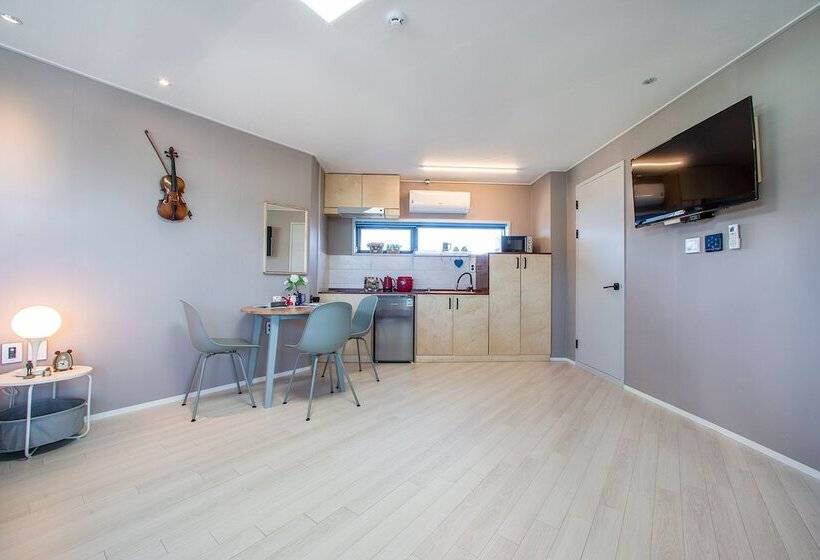 Pretty Queen Pension