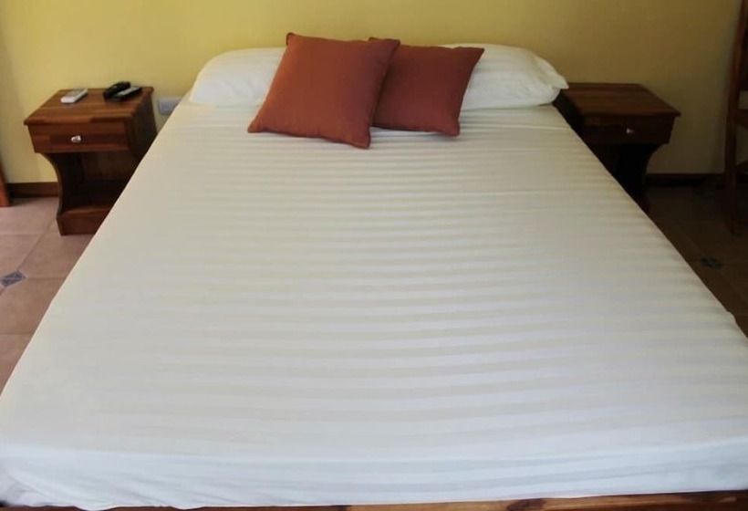 فندق Hospedaje Altamira