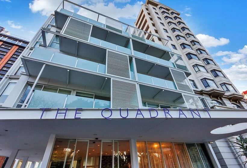 Quadrant 2 Bdr With Seaview & Parking