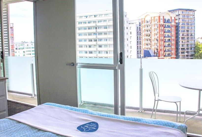 Quadrant 2 Bdr With Seaview & Parking