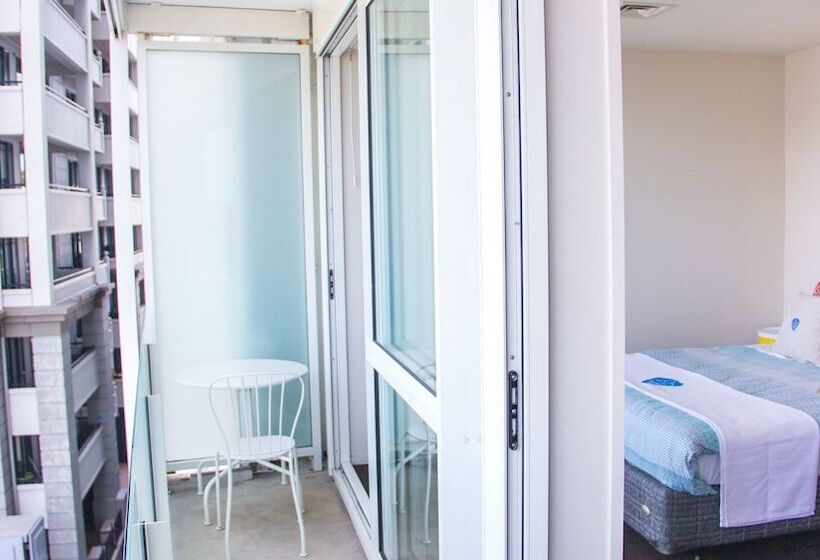 Quadrant 2 Bdr With Seaview & Parking