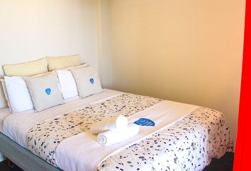 Quadrant 2 Bdr With Seaview & Parking