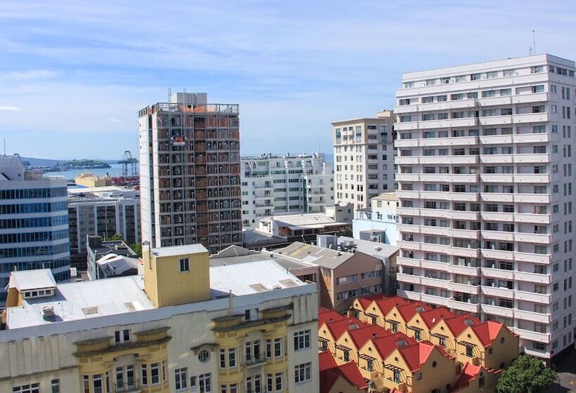 Quadrant 2 Bdr With Seaview & Parking