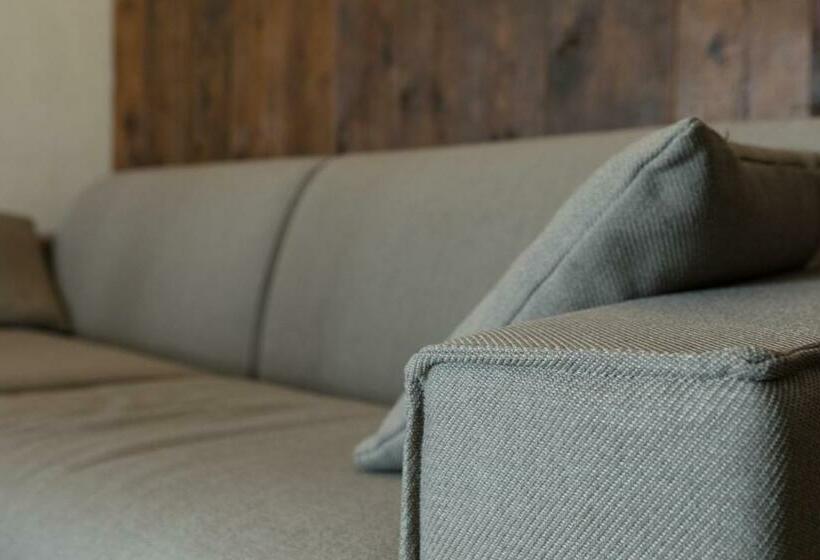 בית מלון כפרי Maison Lo Triolet