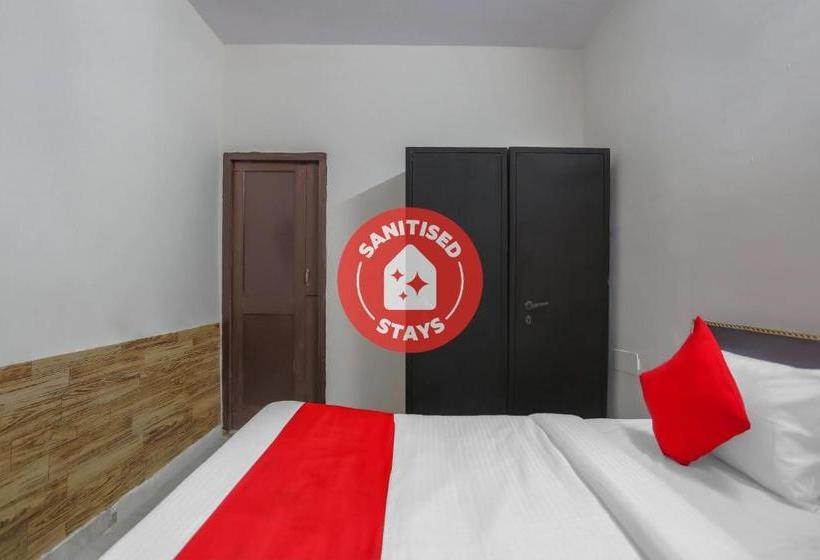 בית מלון כפרי Oyo 75152 Hello Stay