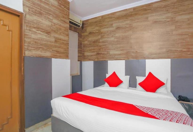 בית מלון כפרי Oyo 75152 Hello Stay