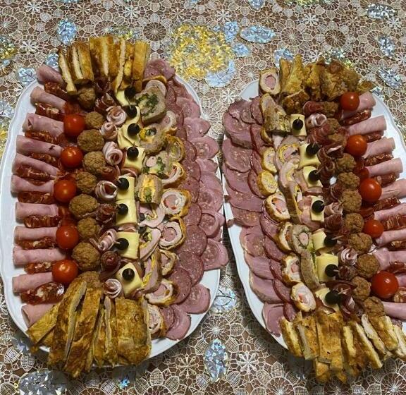 호텔 Pensiunea Trei Lalele