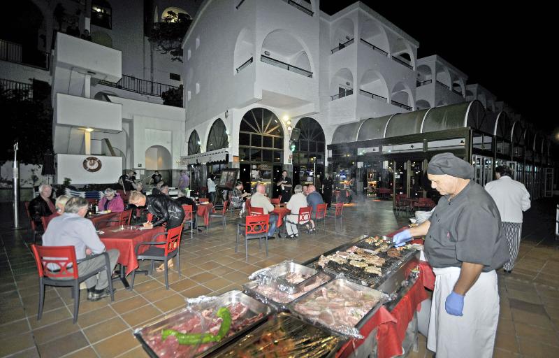 Apartamentos Colina Mar