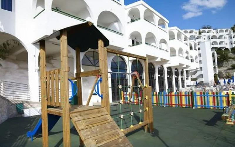 Apartamentos Colina Mar