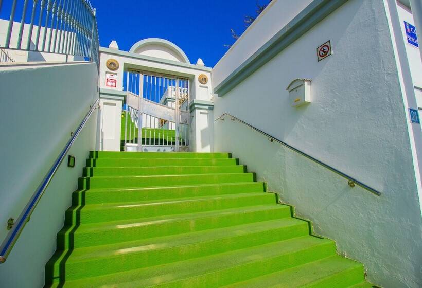 Apartamentos Corona Mar