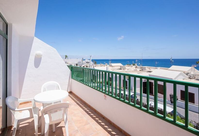 Apartamentos La Peñita