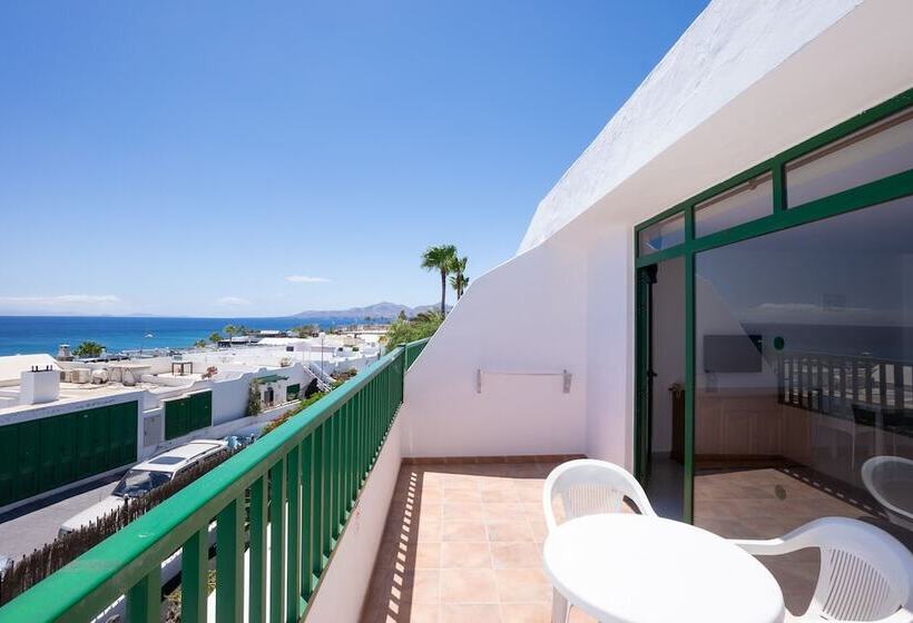 Apartamentos La Peñita