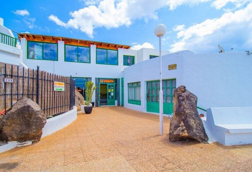 Apartamentos La Peñita