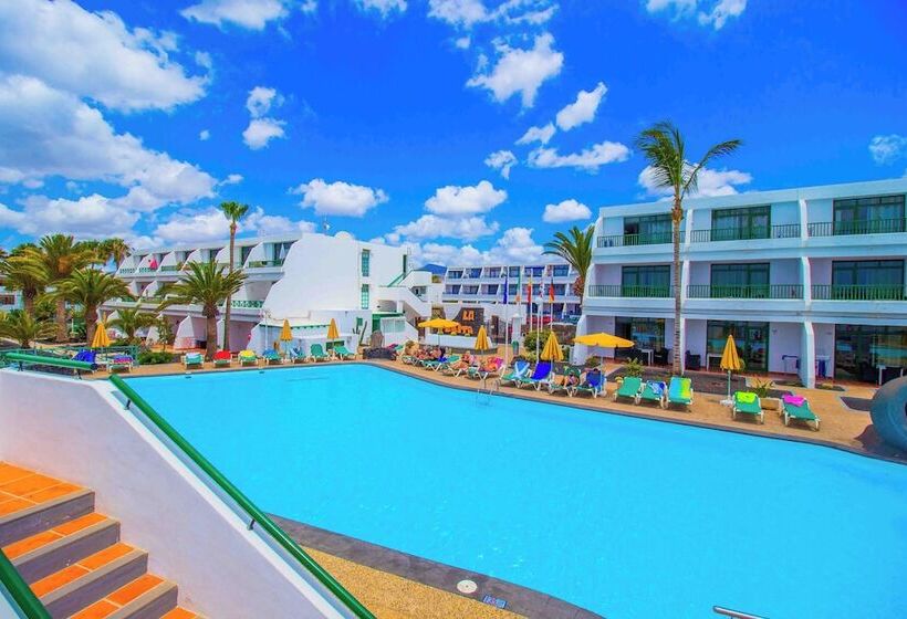 Apartamentos La Peñita