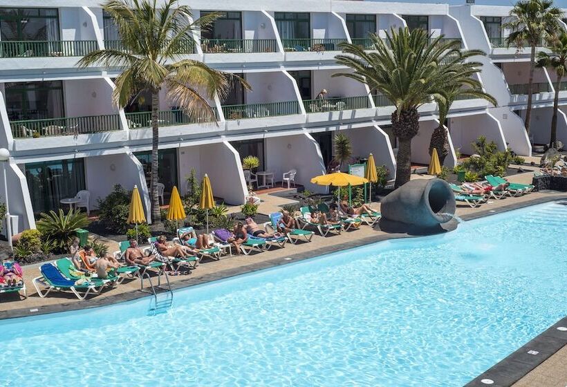 Apartamentos La Peñita