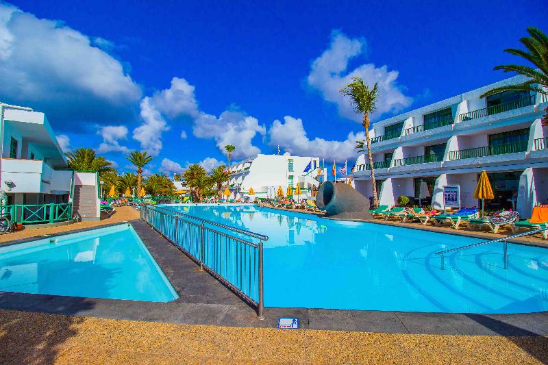 Apartamentos La Peñita