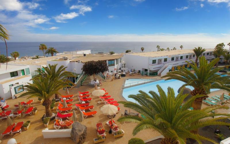 Apartamentos La Peñita