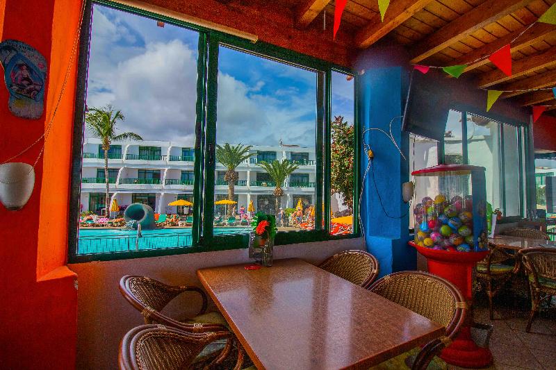 Apartamentos La Peñita