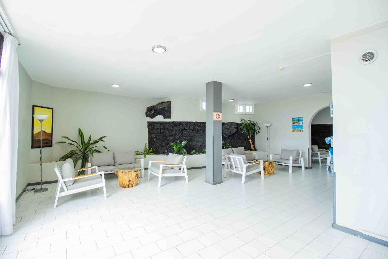 Apartamentos La Peñita